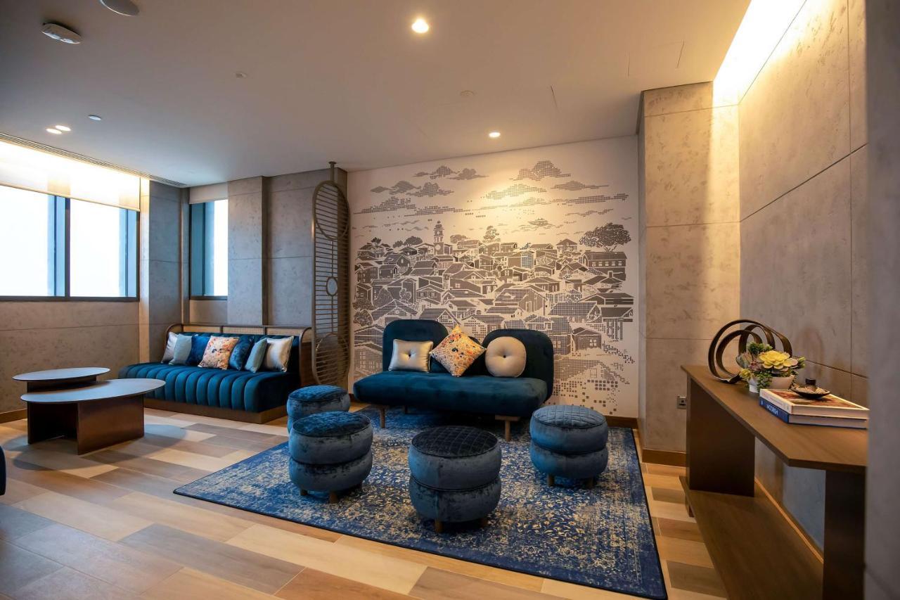 Mercure Gold District 3*
