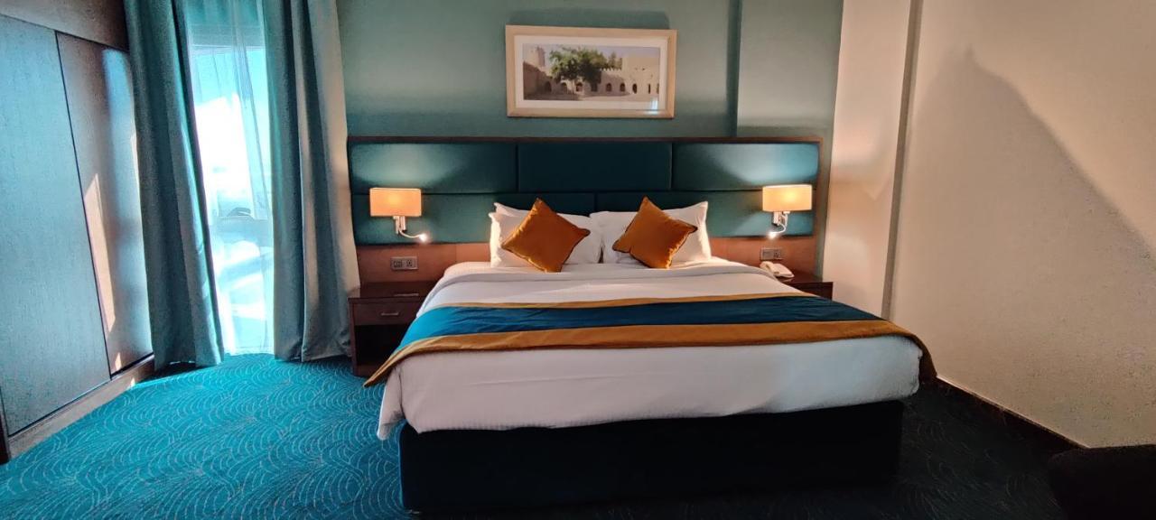 City Seasons Hotel 4*