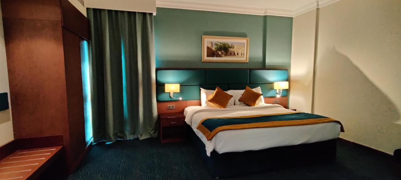 Hotel City Seasons