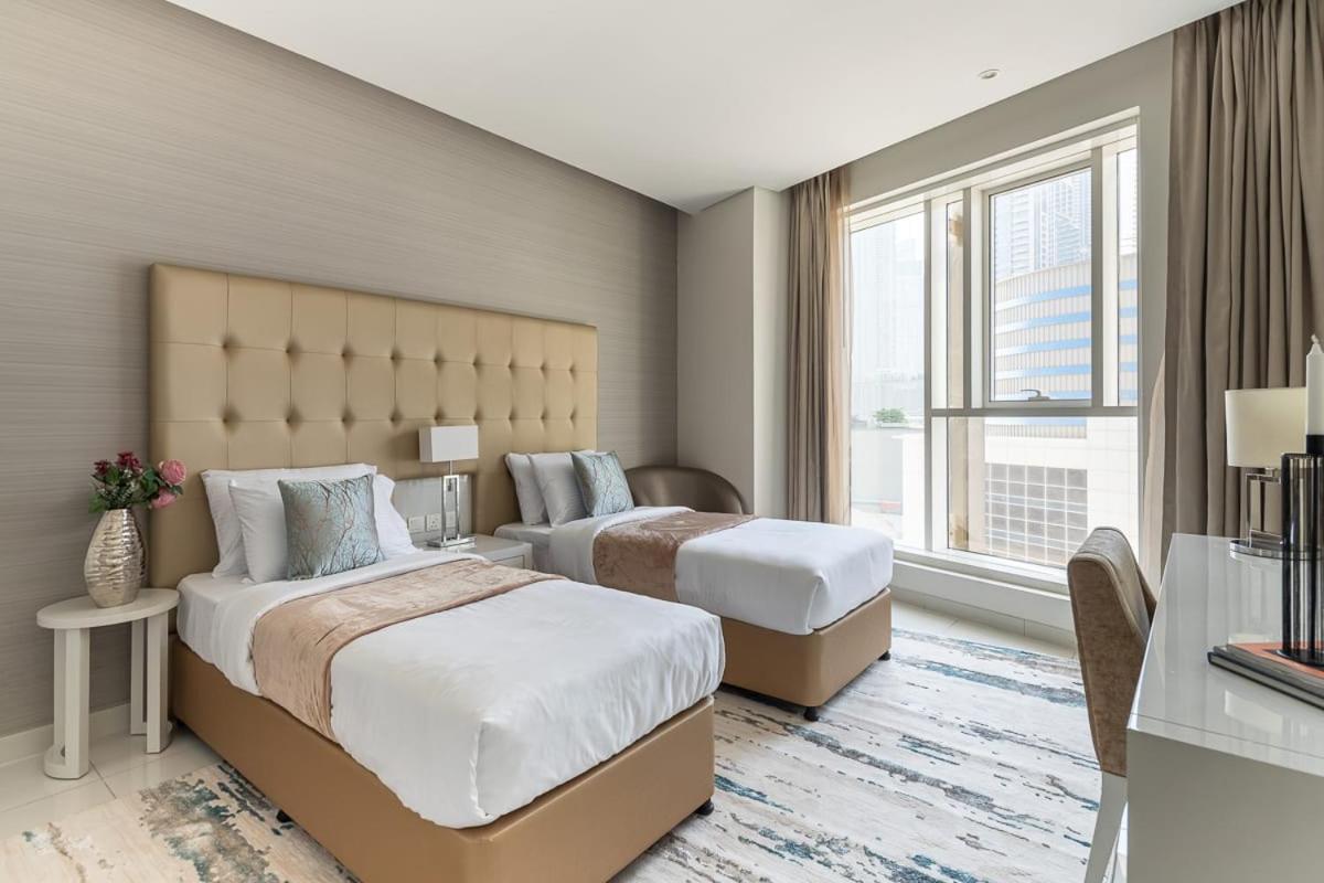 Frank Porter - Damac Voleo Apartment *