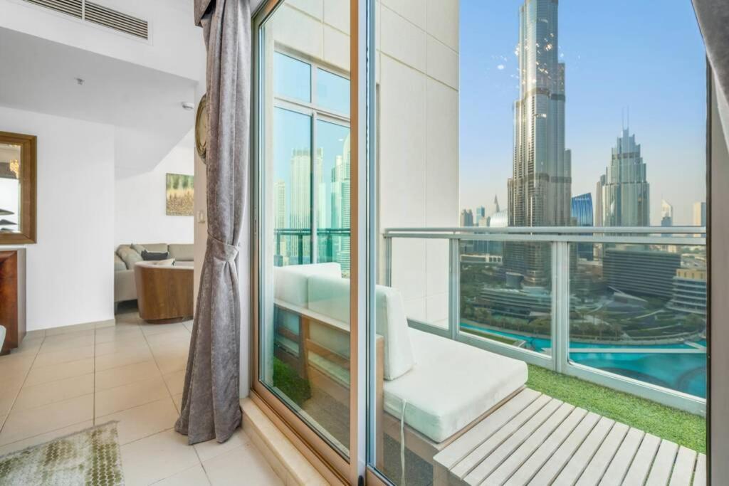 Apartamento Spectacular Burj & Fountain View - Luxurious 3 Bedrooms & Maids - The Residences Dubai