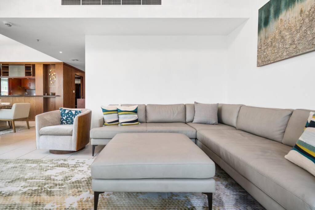 Spectacular Burj & Fountain View - Luxurious 3 Bedrooms & Maids - The Residences Apartamento