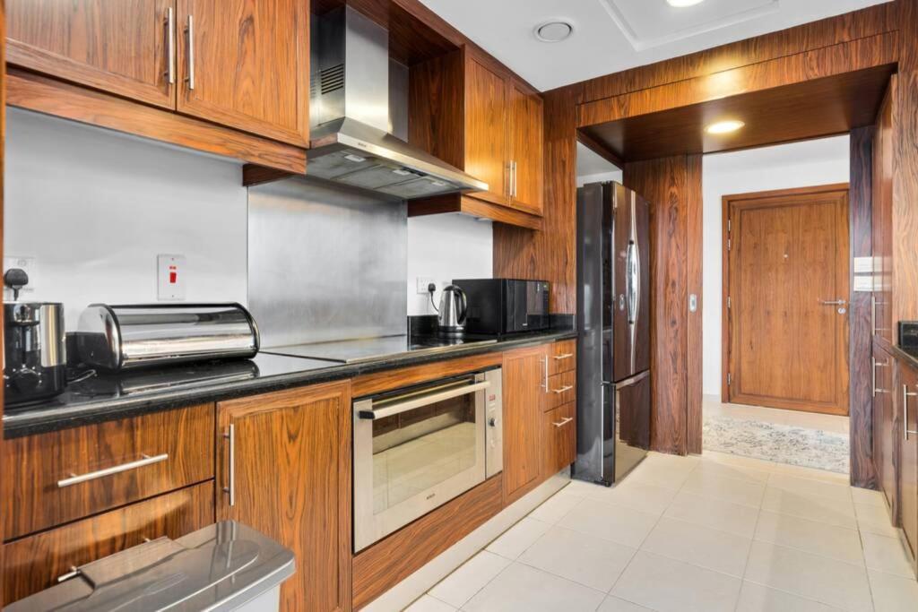 Spectacular Burj & Fountain View - Luxurious 3 Bedrooms & Maids - The Residences Apartamento