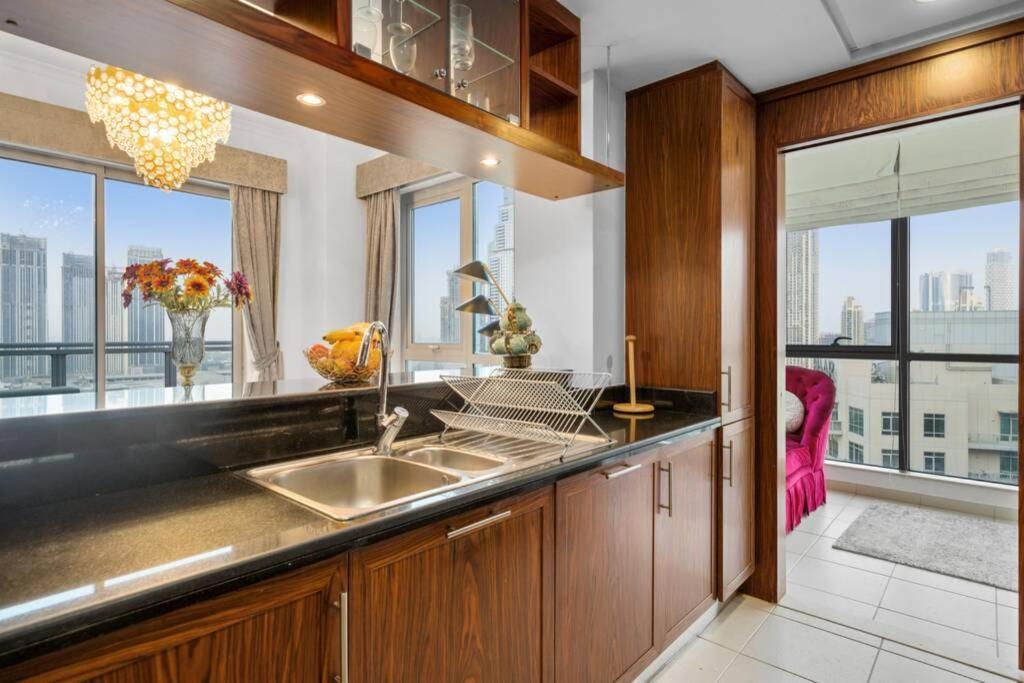 Spectacular Burj & Fountain View - Luxurious 3 Bedrooms & Maids - The Residences Apartamento Dubai