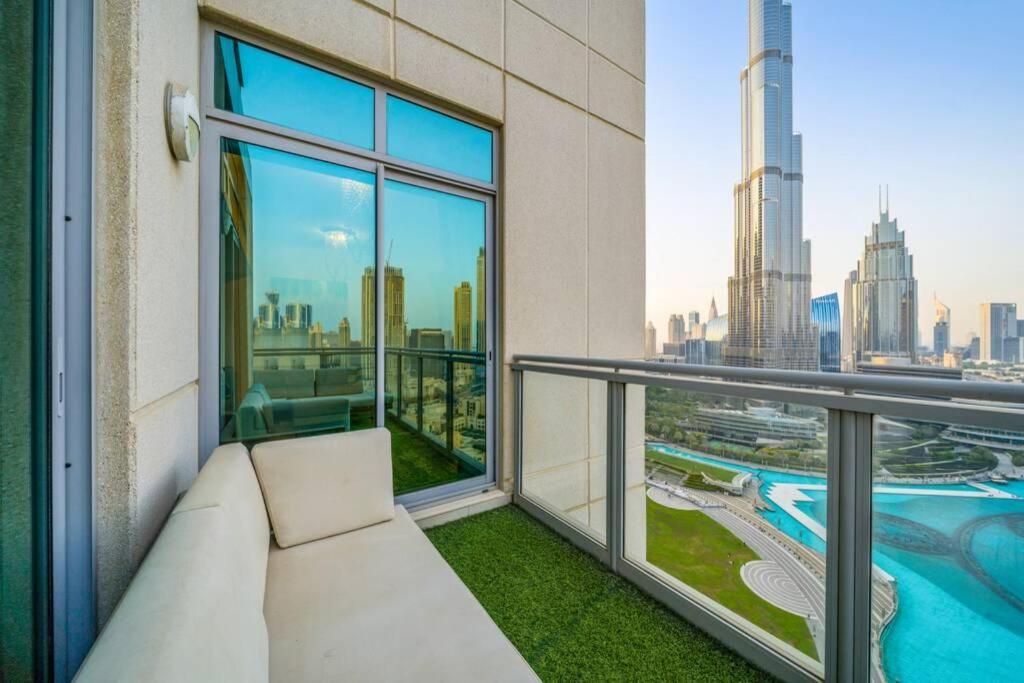 Spectacular Burj & Fountain View - Luxurious 3 Bedrooms & Maids - The Residences *