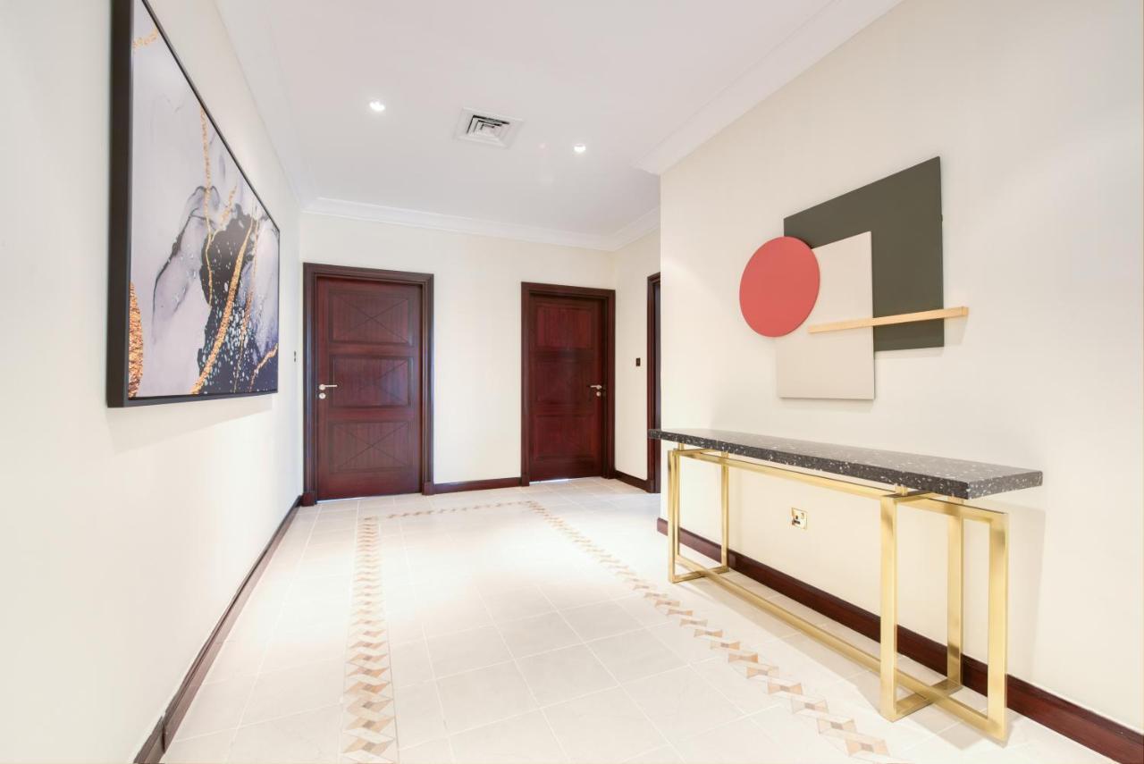Sol Living - Exquisite 5br Garden W/pool & Beach In Palm Villa *