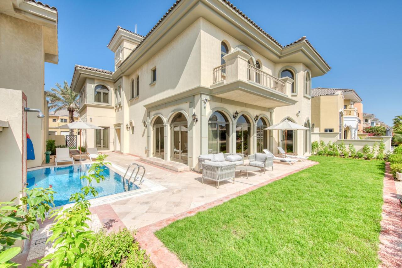 Villa Sol Living - Exquisite 5br Garden W/pool & Beach In Palm