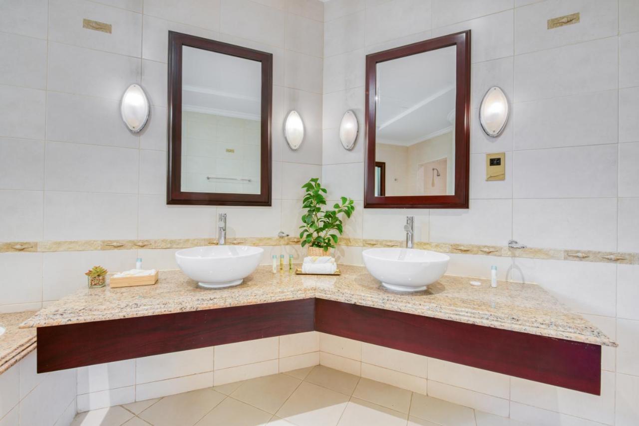 Villa Sol Living - Exquisite 5br Garden W/pool & Beach In Palm *