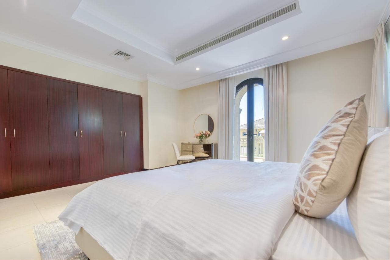 Villa Sol Living - Exquisite 5br Garden W/pool & Beach In Palm