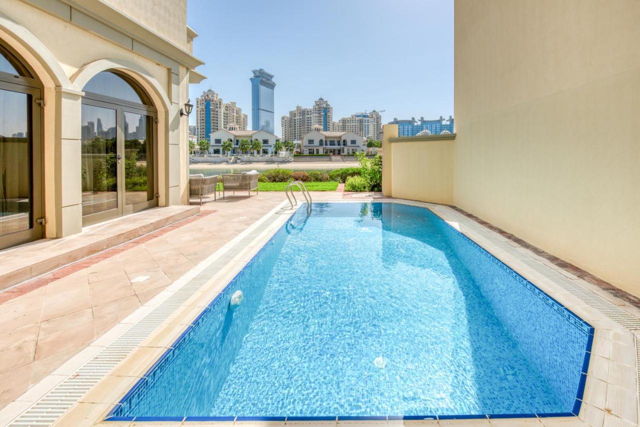 Sol Living - Exquisite 5br Garden W/pool & Beach In Palm Villa Dubai