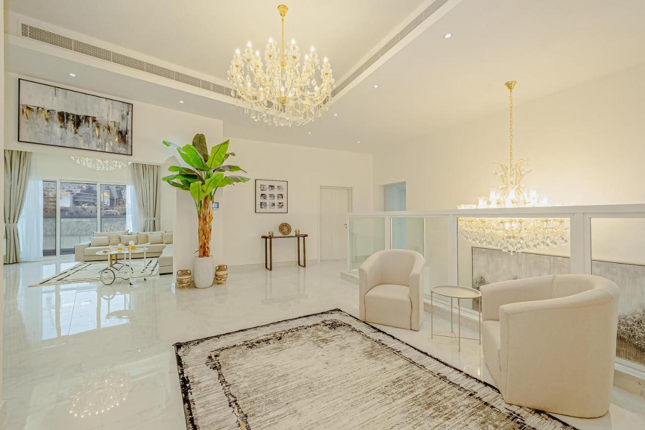 Luxury Modern White On Island 9,500 Sqft *