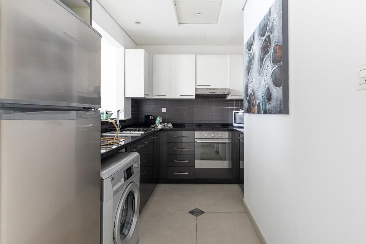 Frank Porter - Silverene Tower Apartamento Dubai