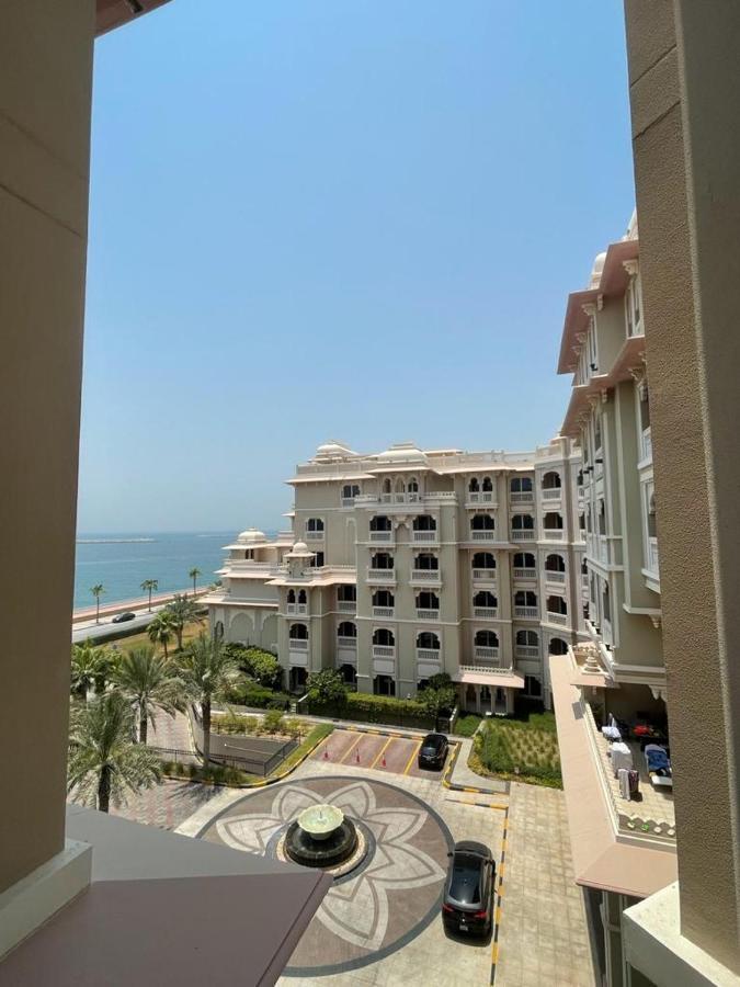 Royal Club By Rvhr, Grandeur Crescent Palm Jumeirah Dubai