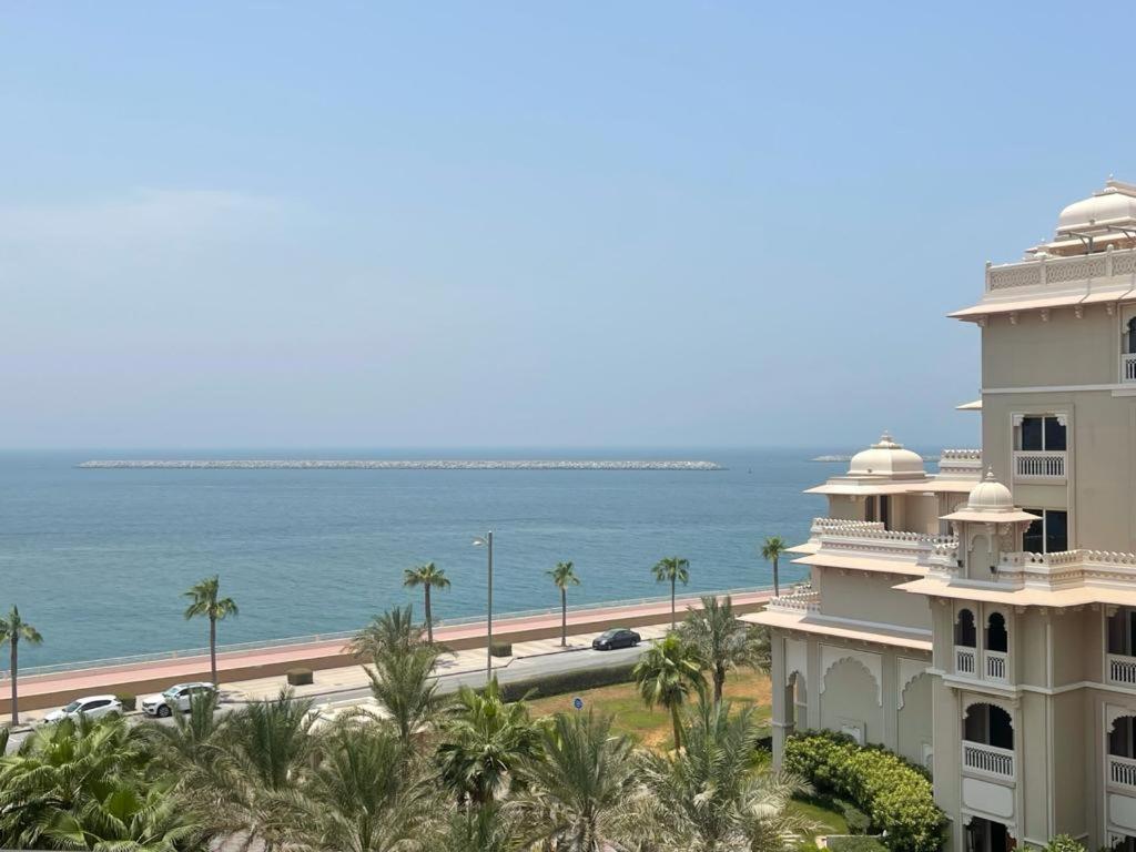 Royal Club By Rvhr, Grandeur Crescent Palm Jumeirah Daire