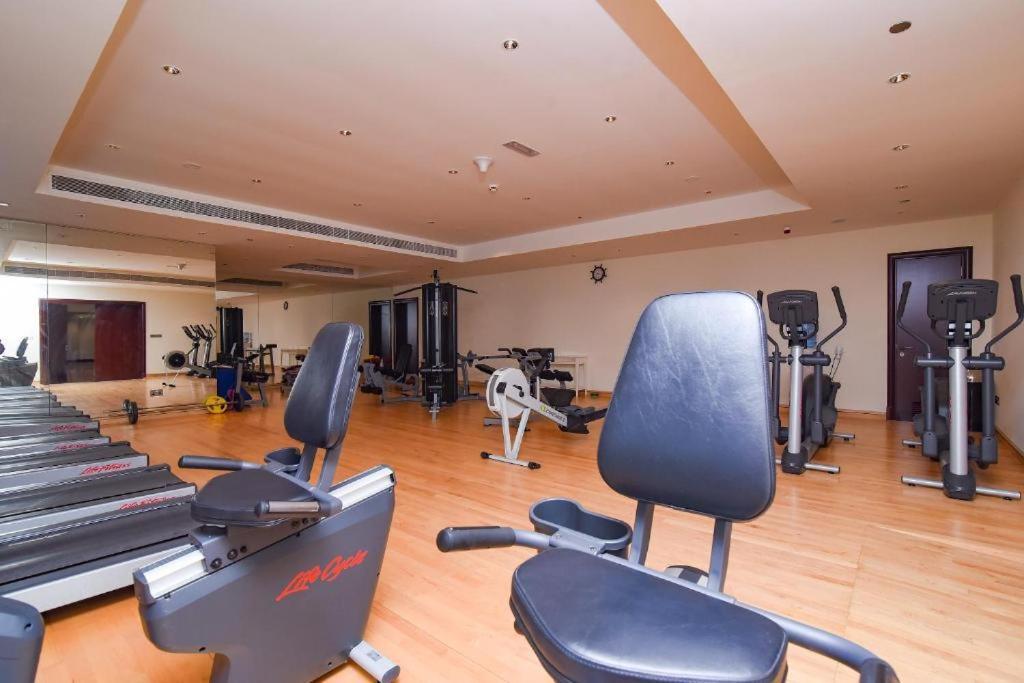 Royal Club By Rvhr, Grandeur Crescent Palm Jumeirah *
