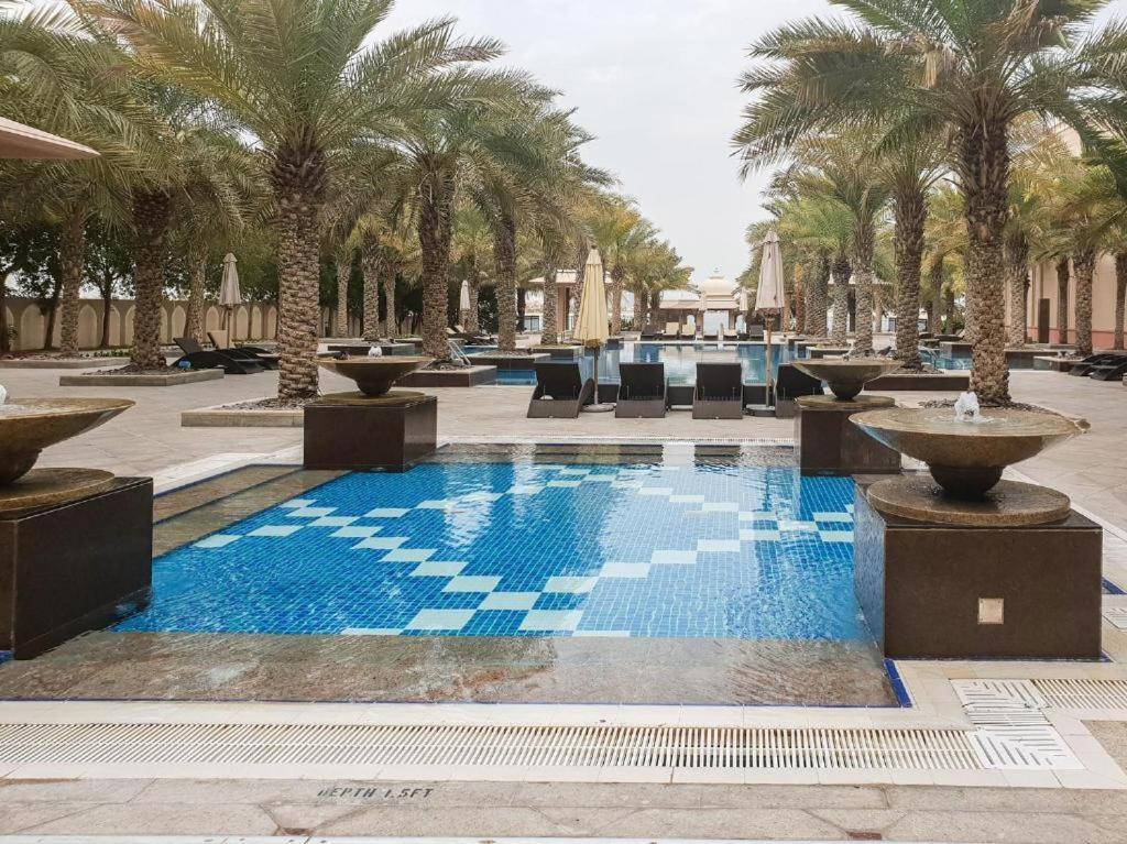Royal Club By Rvhr, Grandeur Crescent Palm Jumeirah Dubai
