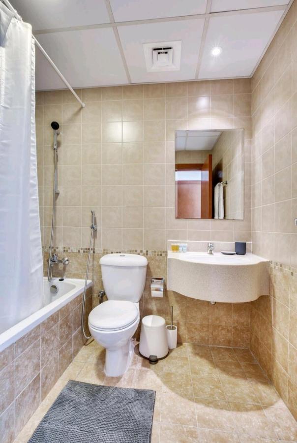 Lux Spectacular Marina View Apartment Dubai