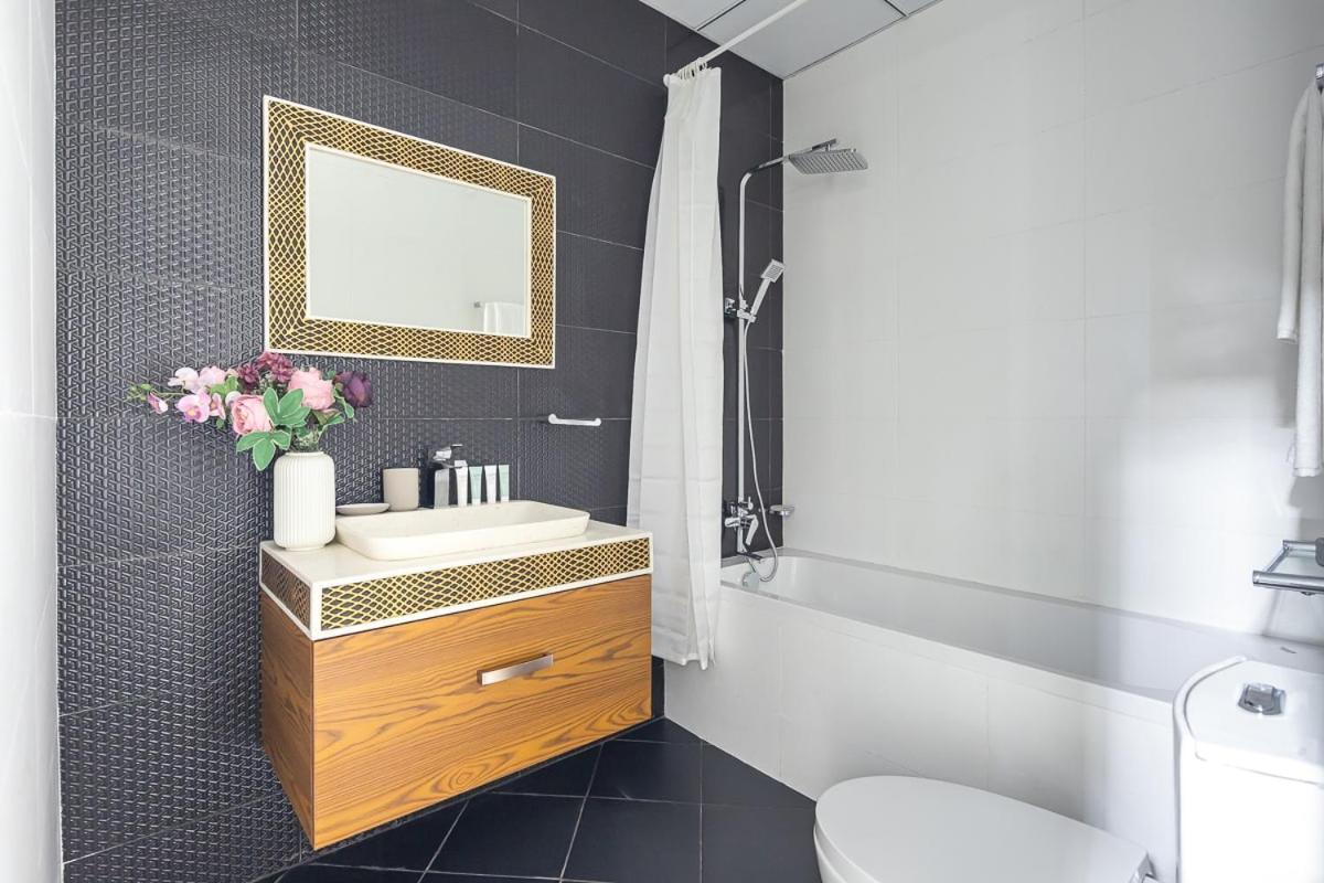 Frank Porter - Miraclz By Danube Properties