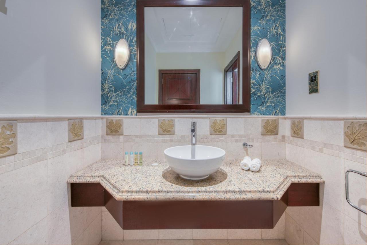 Villa Sol Living - Exquisite 5br Garden W/pool & Beach In Palm Dubai
