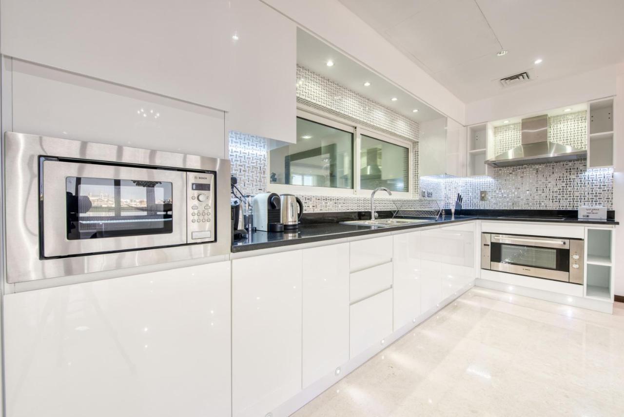 Maison Privee - Spacious Apt On Palm Jumeirah W Sea Views And Premium Facilities Access Apartment *