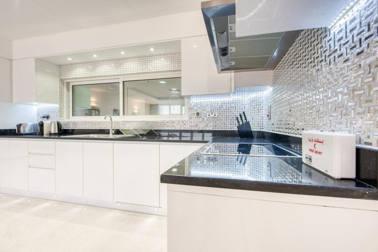 Apartment Maison Privee - Spacious Apt On Palm Jumeirah W Sea Views And Premium Facilities Access