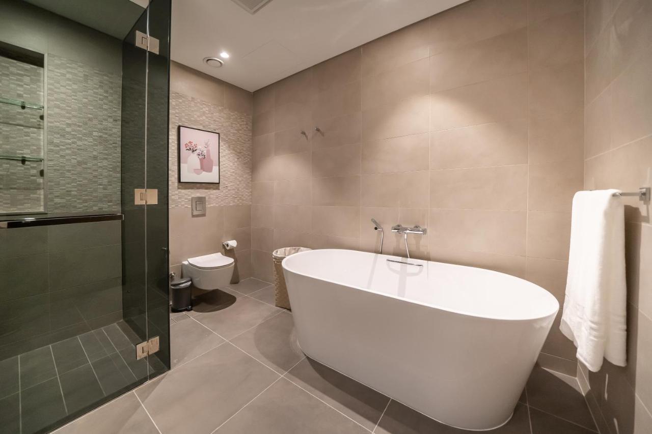 Luton - Luxury & High Floor 2br , Jumeirah Living Marina Gate 3 - 48ab07 *