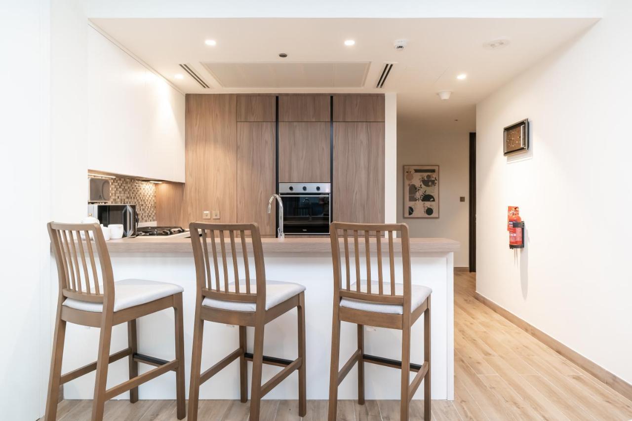 Apartment Luton - Luxury & High Floor 2br , Jumeirah Living Marina Gate 3 - 48ab07 *