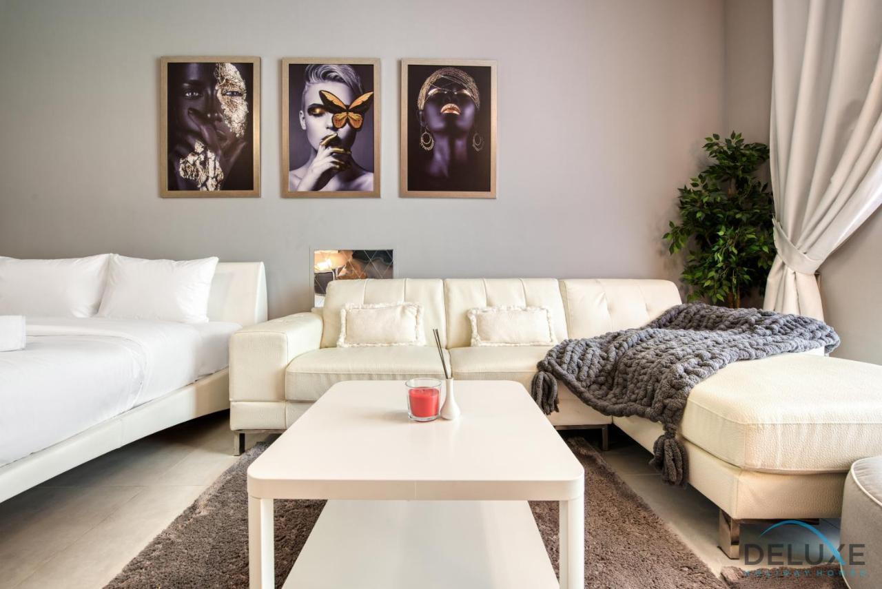 Glamorous Studio At Binghatti Stars Silicon Oasis By Deluxe Apartamento Dubai