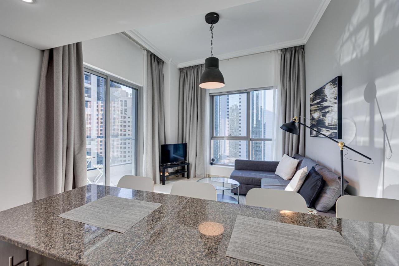 Marina View 1 Bd In Bay Central Building