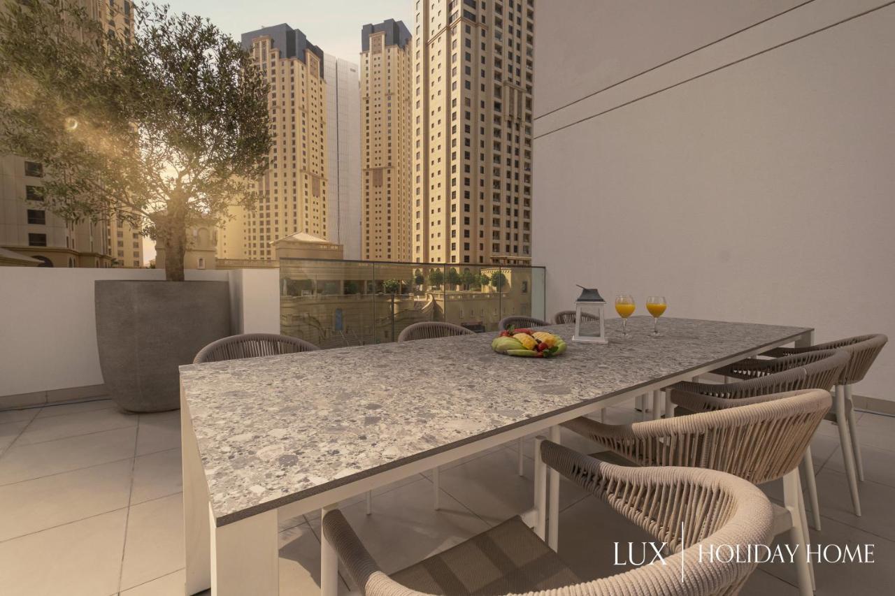Lux - Contemporary In The Marina *