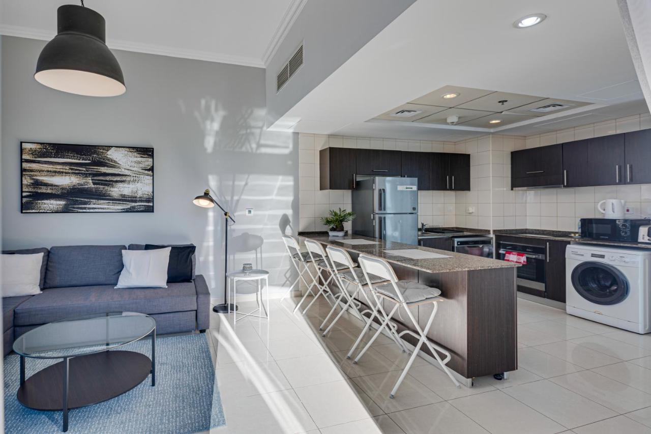 Marina View 1 Bd In Bay Central Building Apartment