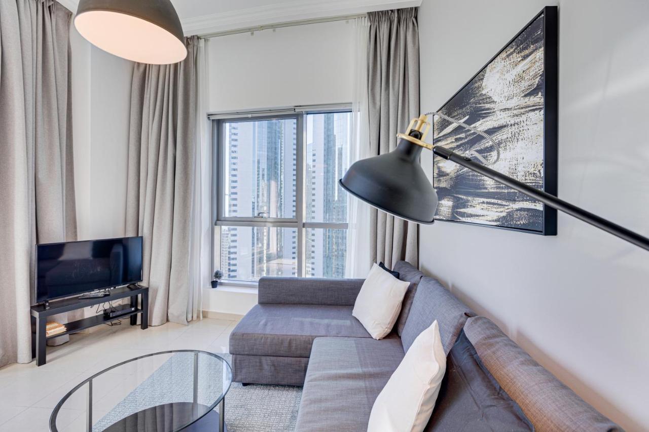 Marina View 1 Bd In Bay Central Building *