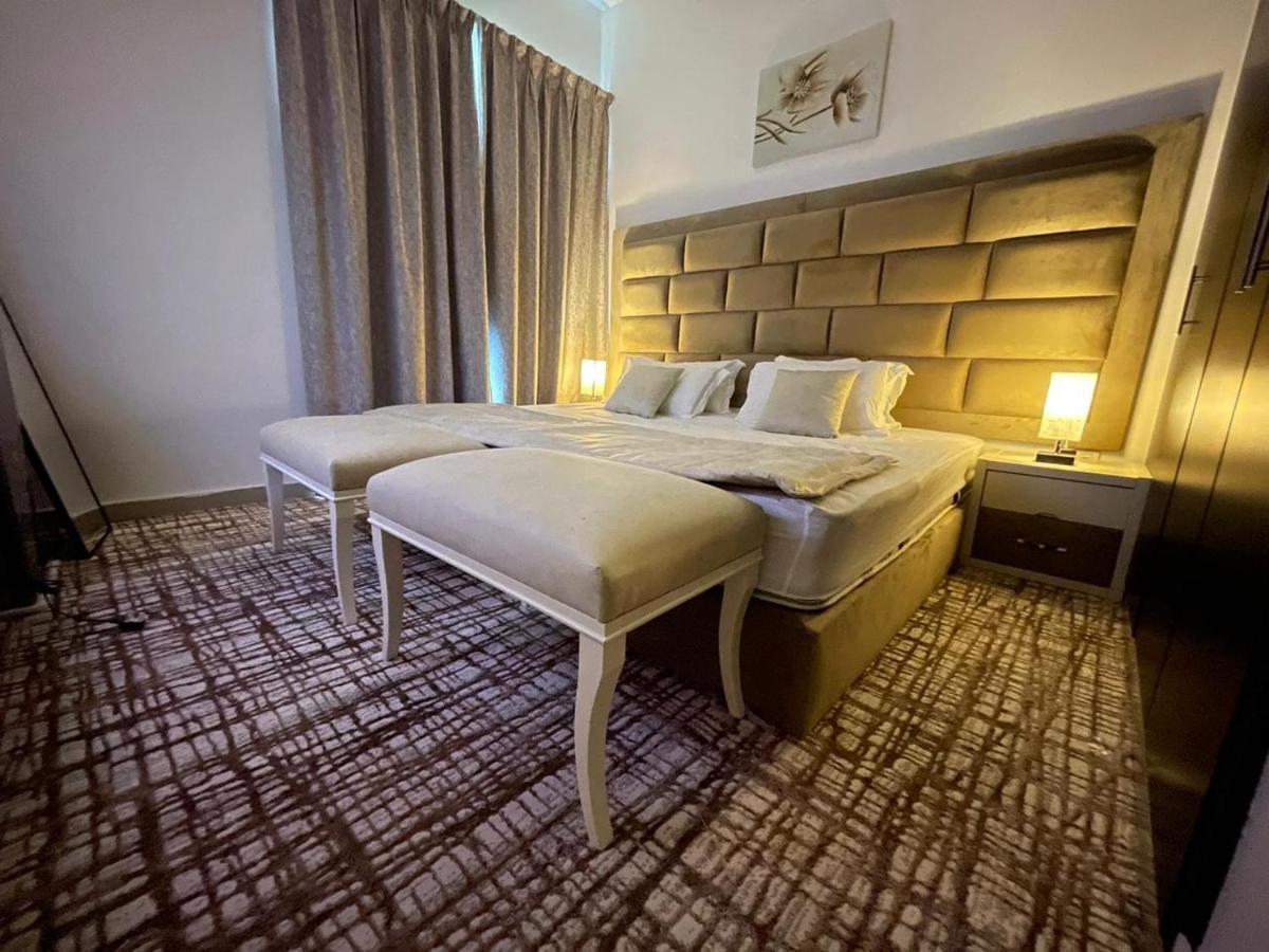 Private Gorgeous With Marina View With Shared Kitchen In Shared Homestay Dubai