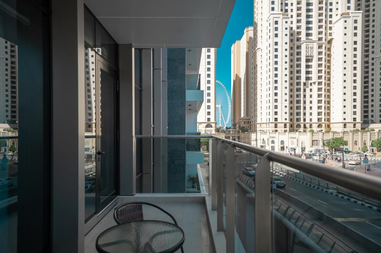Apartment Luton - Sparkle Towers, Marina 20ab 7