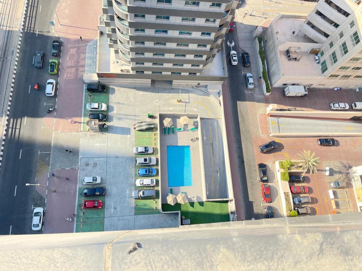 Hospedagem domiciliar Luxury With Marina View Close To Jbr And Metro With Shared Kitchen Dubai