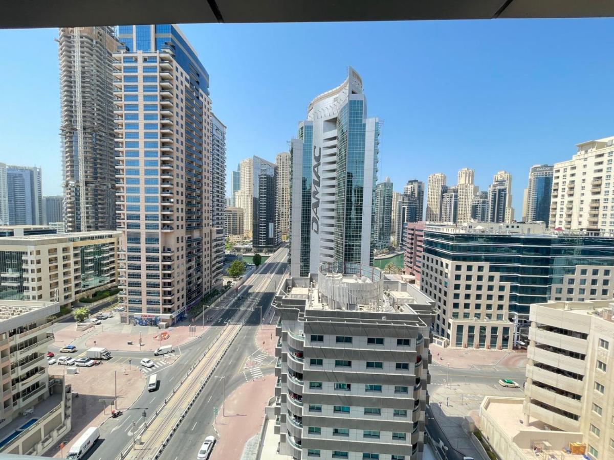 Hospedagem domiciliar Luxury With Marina View Close To Jbr And Metro With Shared Kitchen *