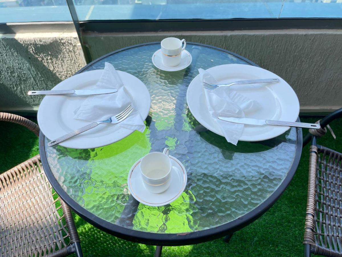 Homestay Luxury With Marina View Close To Jbr And Metro With Shared Kitchen
