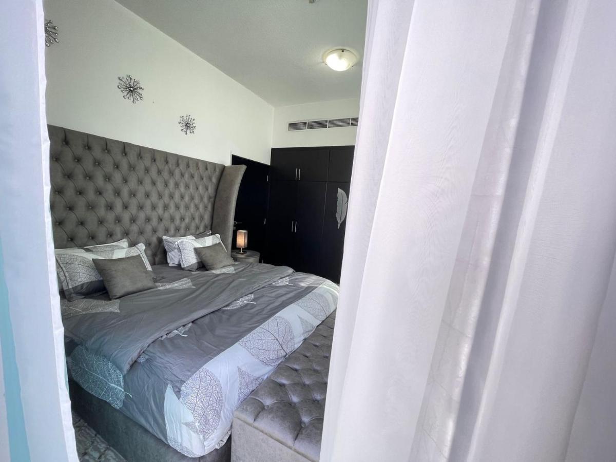 Hospedagem domiciliar Luxury With Marina View Close To Jbr And Metro With Shared Kitchen
