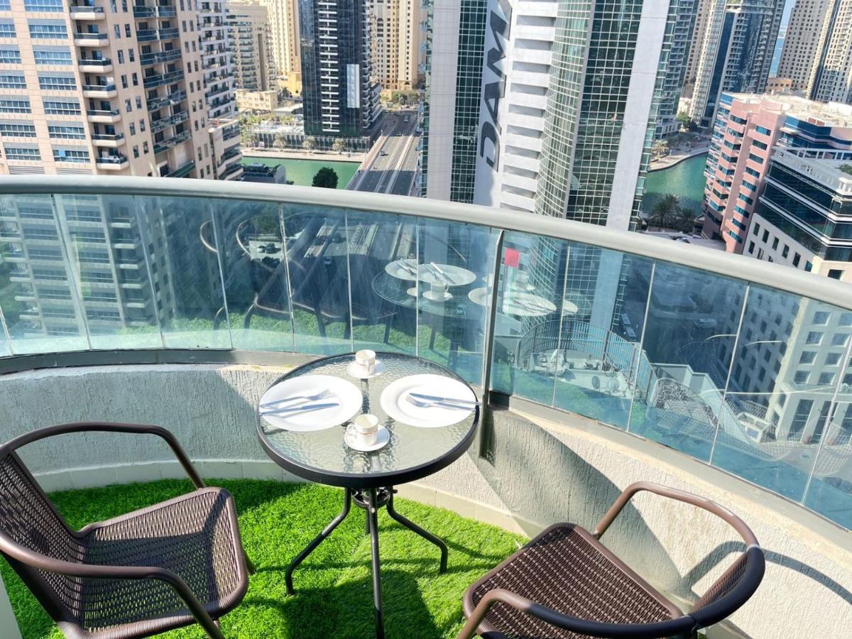 Luxury With Marina View Close To Jbr And Metro With Shared Kitchen Homestay *
