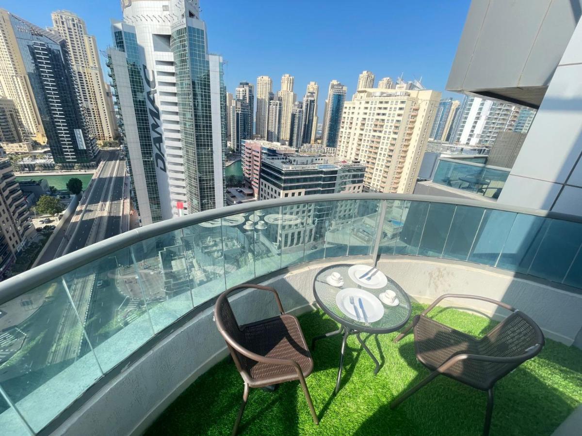 Luxury With Marina View Close To Jbr And Metro With Shared Kitchen Hospedagem domiciliar
