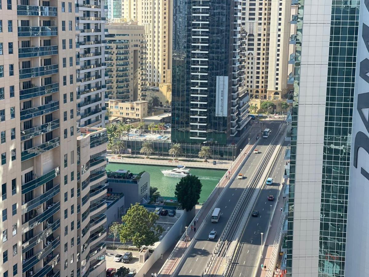 Luxury With Marina View Close To Jbr And Metro With Shared Kitchen Hospedagem domiciliar