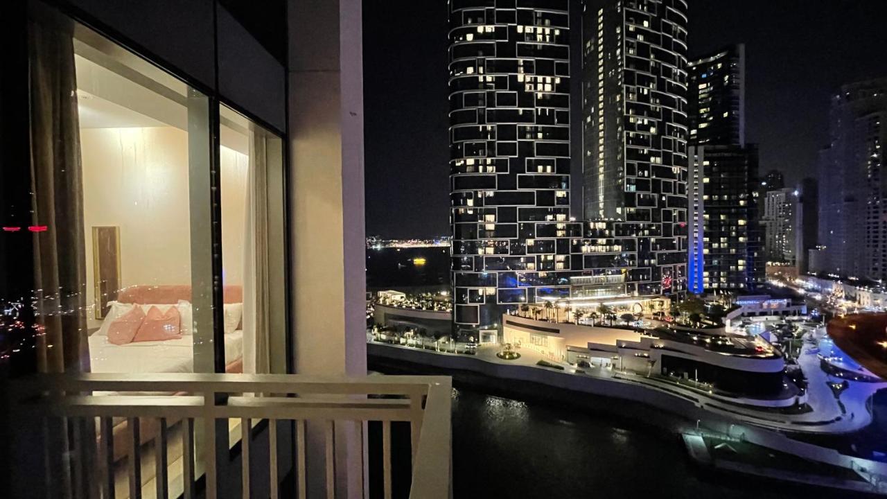 52 Luxury 1-br With Breath Taking Views And Amenities * Dubai