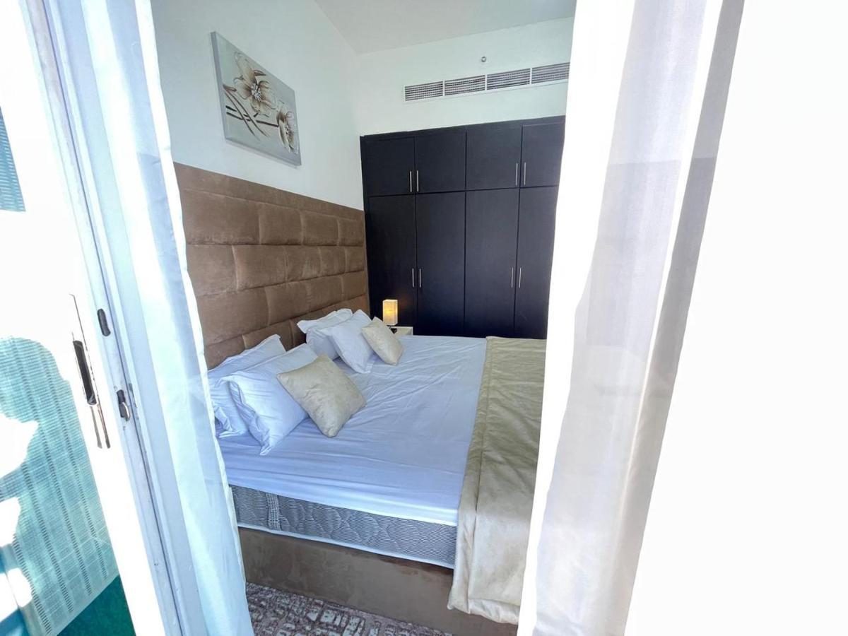 Private Gorgeous With Marina View With Shared Kitchen In Shared Homestay