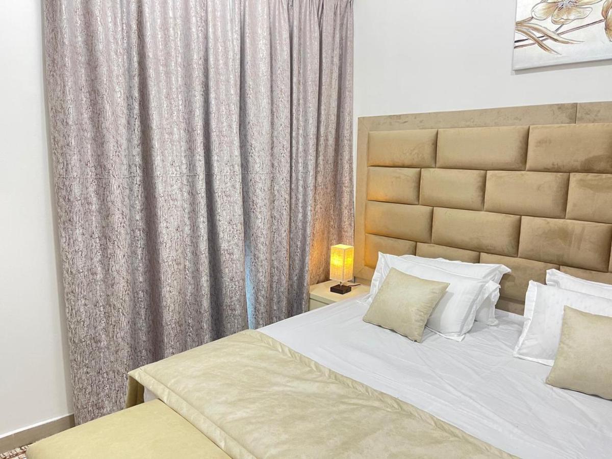 Private Gorgeous With Marina View With Shared Kitchen In Shared Homestay