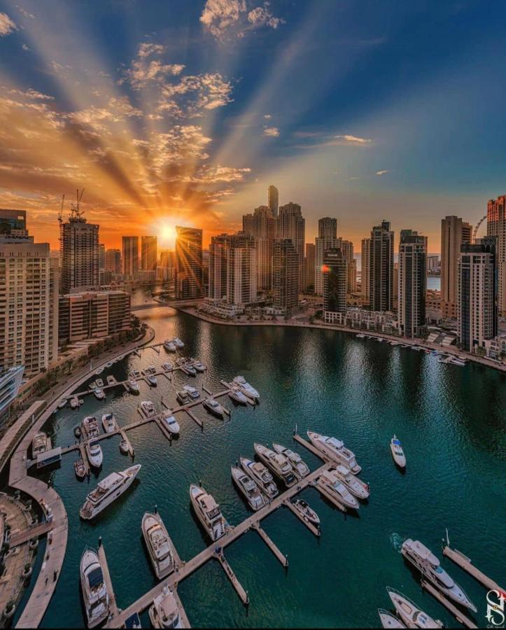 Homestay Luxury With Marina View Close To Jbr And Metro With Shared Kitchen *