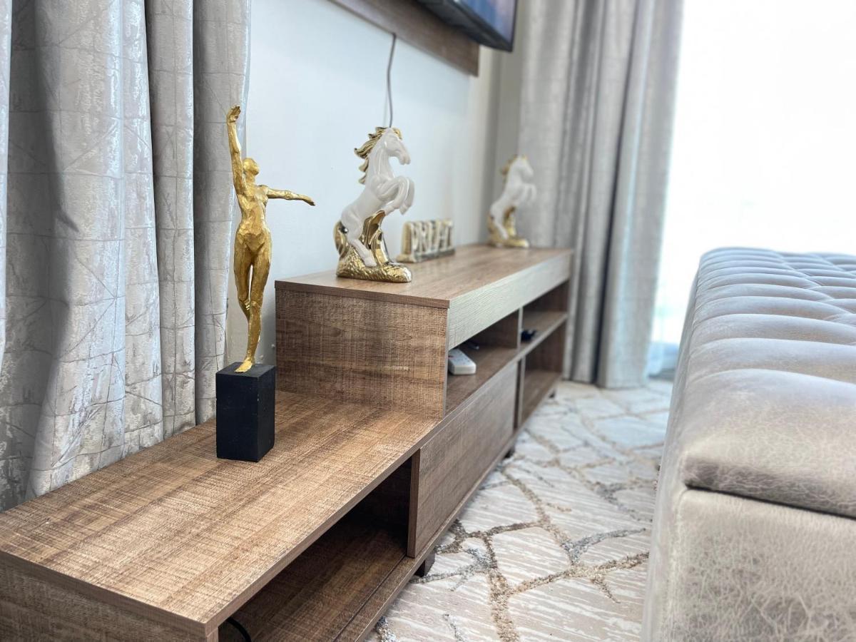 Luxury With Marina View Close To Jbr And Metro With Shared Kitchen Hospedagem domiciliar