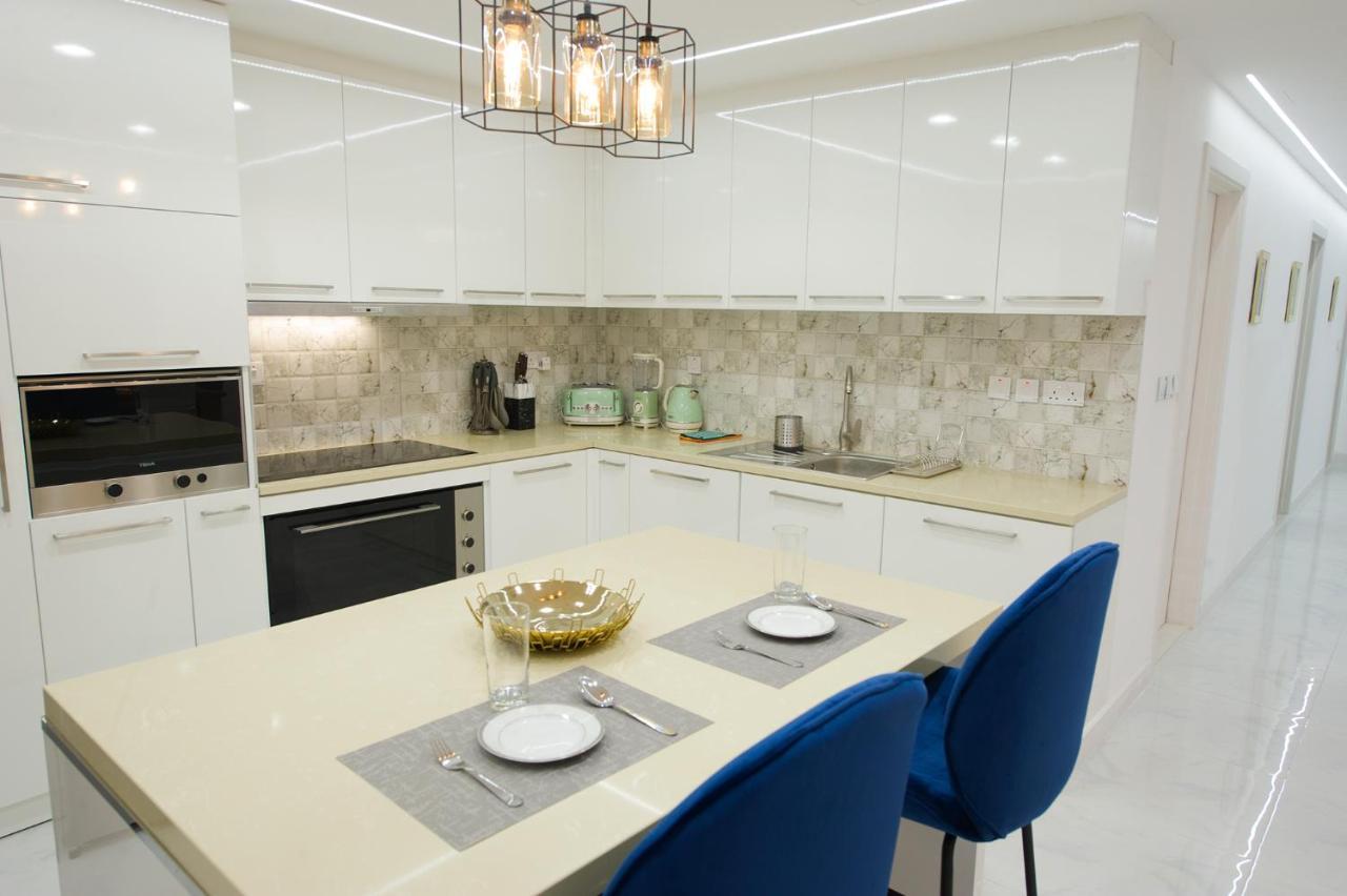 Palmbay Jbr 4 Bedroom Sea View Apartment