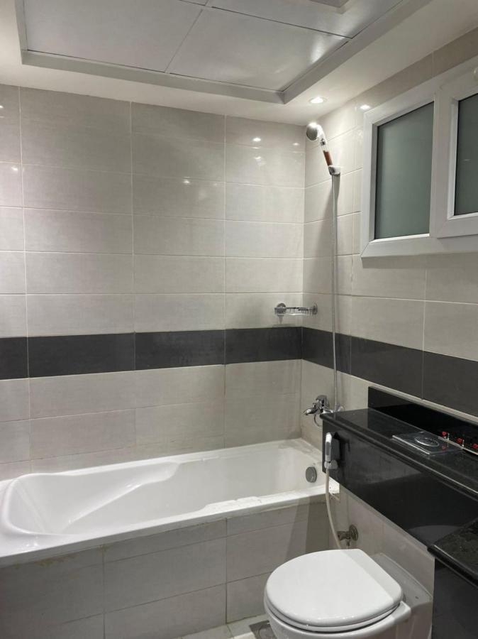 Hostel Decent Boys In Center Of Bur Next To Burjuman Metro Station With Free Facilities *