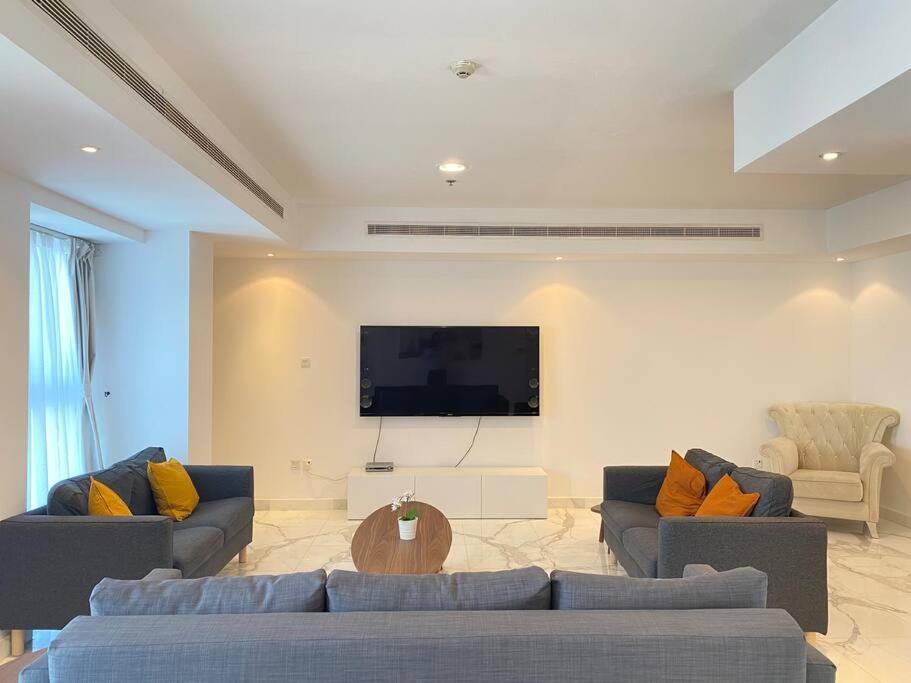 Lux Princess Tower Duplex Ocean & Palm Views Apartment *