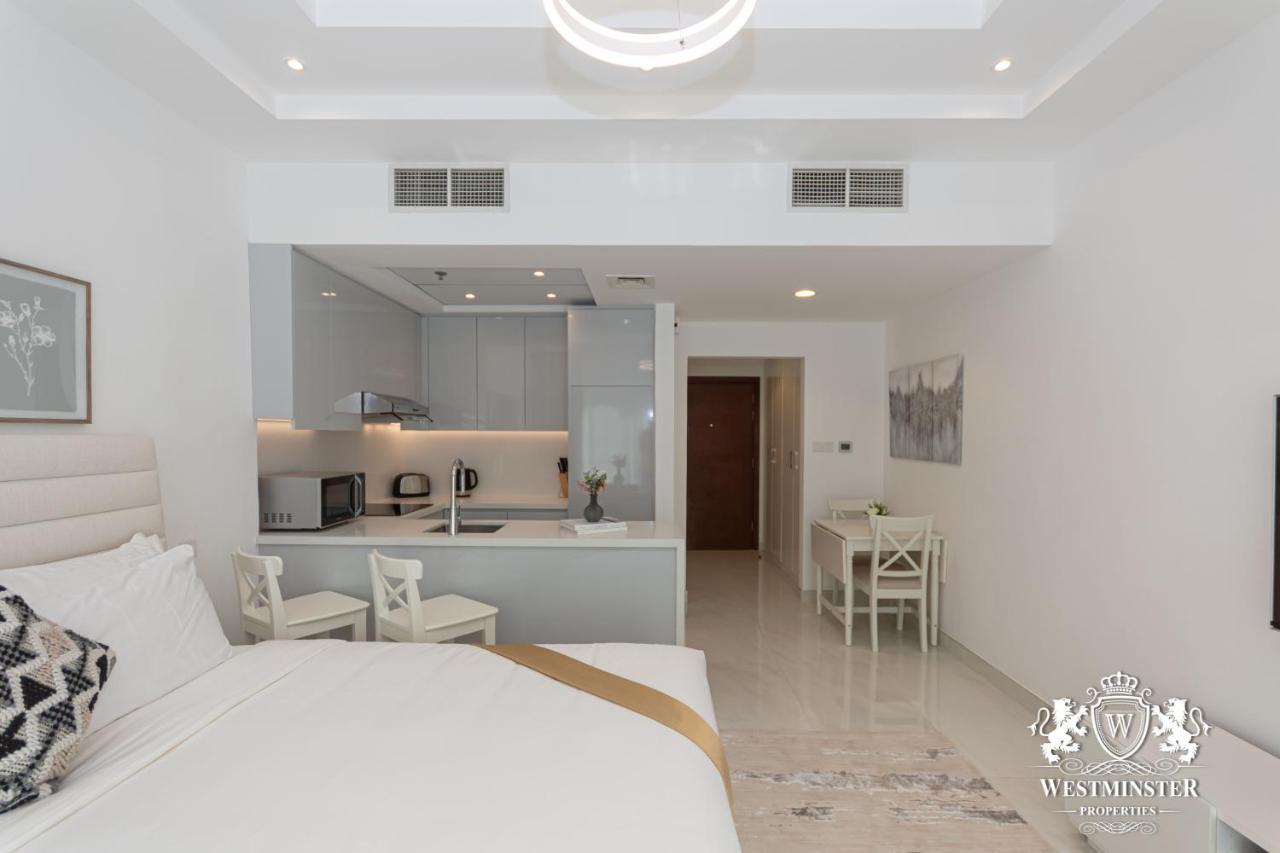 Westminster Burj Al Nujoom Apartment Dubai